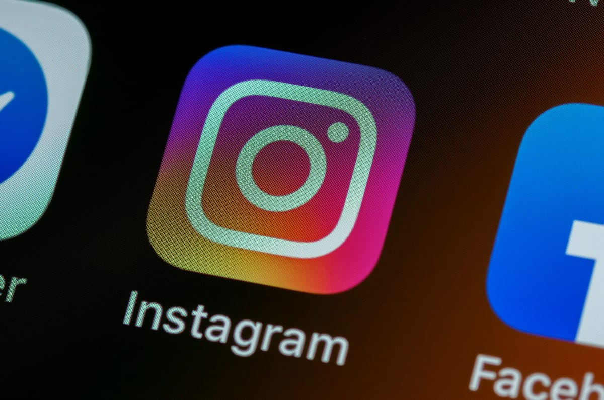 Instagram, kullanıcıların kendi yorumlarını sabitlemesine izin veriyor